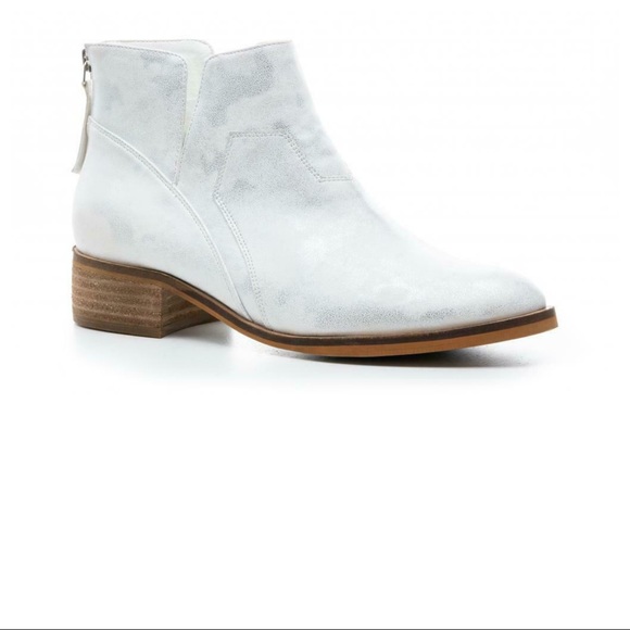 Corkys Curry Bootie-Wht Metallic - Picture 2 of 5